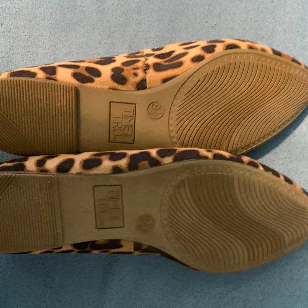 NEW Leopard Print Flat Shoes - Picture 3 of 7